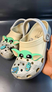 Sandal Crocs Star Wars Grogu Classic Clog kids