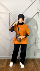 Hanging Wallet Hp Dompet Gantung Leher Tas Selempang Hp Dompet Handphone Uang & Kartu Pria Wanita 0.6 Hitam Chomaz