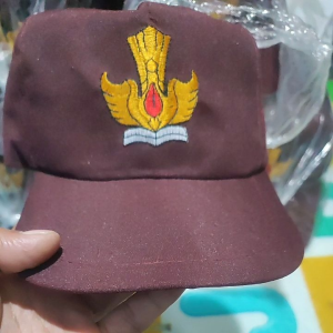 topi sekolah maroon merah ati bordir tutwri