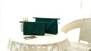 Tas & Dompet Pouch Kosmetik Diamond: Pilihan Praktis dan Tahan Lama