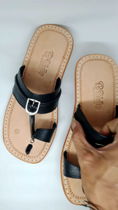 Sandal kulit pria