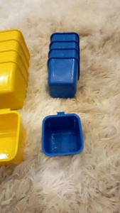 Hanging Feeder cup for Chicken Random color every Sizes ( SmallMediumLarge)