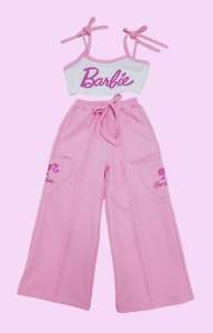 ชุดเซ็ต 2 ชิ้น เสื้อผูกไหล่ สกรีนหน้าอก กางเกงขายาวตีเกร็ดหน้า กระเป๋าด้านข้างรูปหัวใจ น่ารักมากๆ