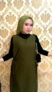 Outer Sojin Long Vest: Rompi Polos Panjang untuk Pria