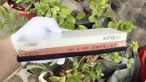 Đá mài dao Nhật hiệu katashiwa độ mịn 3000-8000 có đế chống trượt mài rất nhanh bén