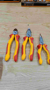 Combo 3 Kìm/ Bộ 3 Kìm Bằng Cắt Nhọn Cách Điện 1000 Volt Wiha B7C7N6VDE [chính hãng Đức/Germany]