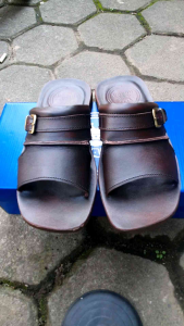 Sandal Selop Pria Kulit Best Seller Terbaru - Sendal Pria Kasual Keren Hits Terkini