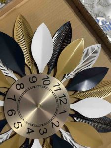 60cm Nordic Wind Light Luxury Leaf Wall Clock Fashion Living Room Decoration Creative Leaf Wall Clock