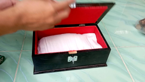 Kotak Mori Desain Elegan: Penyimpanan Perhiasan yang Berkelas