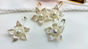 Hijabnur 1 - Sepasang Anting hijab Bunga dengan Mutiara - Anting Klip Gaya Korea Handmade