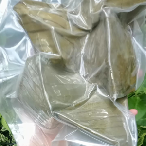 10 cái bánh ít nếp xào lá dứa nhân dừa non