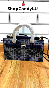 Túi tote đeo vai đeo chéo hiệu Halston thời trang sang chảnh màu xanh hoạ tiết size 25