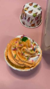 4 หลุม กล่องกระดาษคัพเค้กรวมฐานหลุม 📦🧁 10 ใบ/ชุด