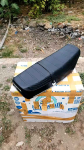 Jok Motor Berkualitas Tinggi untuk Honda Win Model Standart Variasi Lis Krom