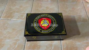 (BISA COD) KOTAK Tempat SABUK IKAT PINGGANG KERA SAKTI IKSPI Motif Ukir Warna Logo Ikspi DARI KAYU JATI (FREE UKIR NAMA) TEMPAT PENYIMPANAN SABUK PENCAK SILAT / Kotak Sabuk Ikspi / Kotak Sabuk Mori Kera Sakti Aesthetic / Kotak Sabuk KS Kera Sakti