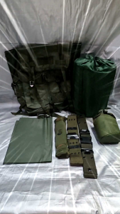 เซ็ตรดเข้าค่าย เครื่องสนาม มี เข็มขัดสนามสายโยงกระติกน้ำผ้าพลาสติกเป้ถุงนอนสีกรม เขียว พรางเลือกได้