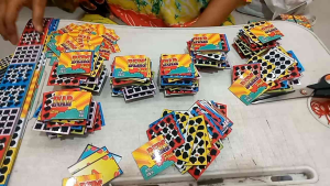 Mainan Gosok-Gosokan Bom Tengkorak Terlaris isi 2000 kupon Titik 15 mainan teka-teki