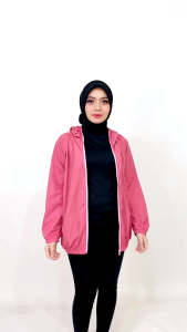 Jaket Running Parasut Polos Wanita: Pilihan Terbaik untuk Aktivitas Olahraga