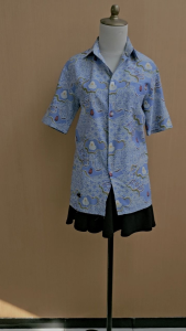 atasan kemeja pria biru muda motif batik S M cowok lengan pendek minus