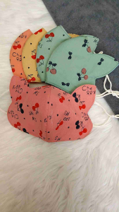 Khẩu trang tai mèo chống nắng vải cotton 3 lớp họa tiết bông nhí nhiều màu có dây điều chỉnh quai đeo được chọn màu