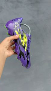 Sepatu Sepak Bola Specs Accelerator Dewasa