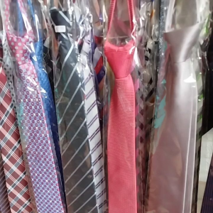 Dasi Instan & Ritsleting Motif: Dasi Kantor yang Keren