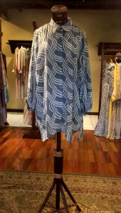 Hessa Tunik Jumbo by Dian Pelangi LIMITED EDITION Blouse Baju Atasan Kemeja Blus Outfit Casual Formal Kerja Kantor Pesta Pernikahan Kondangan Wanita Hijaber Cantik Anggun Modis Modern Elegan Mewah Model Korea Terbaru Motif Batik Cap Hand Made Kekinian