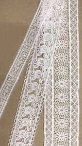 1 mét ren cotton màu trắng.