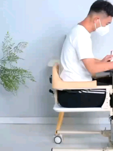 Patient transfer chair (hydraulic) /Kerusi Bergerak Pesakit (hydraulic)