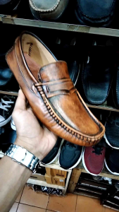 Sepatu kulit pria terbaru