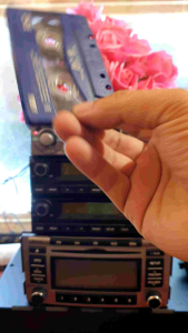 máy phát nhạc liền công suất Alpine TDA 7558j. Tính năng radio/tape/aux in/sub bass. giành cho mọi loại xe