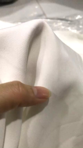 vải cotton hàn màu  trắng kem mềm_( khổ 1m5) co dãn dày vừa may đầm váy vest quần ống