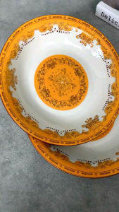 Piring Makan Bijian Keramik Omega 9.25 Bunga Mahkota Gold