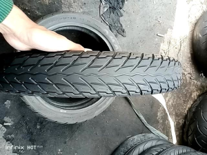 BAN BELAKANG SUNTIKAN RING 17 UK 80/90 IRC MOTOR HONDA SUPRA X LAMA SMASH SUPRA X 125 REVO ABSOLUTE REVO LAMA