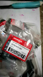 SPARKPLUG CAP HONDA BEAT CARBURETOR SCOOPY 110 BEAT EFI ZOOMER X 110 (GENUINE)