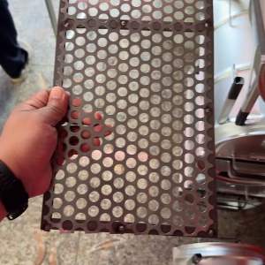 ตะแกรงรังผึ้ง ขนาด 20*48 cm ใช้สำหรับเตาย่าง 30 ลิตร