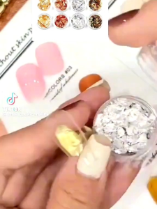 ทองคำเปลวแต่งเล็บ