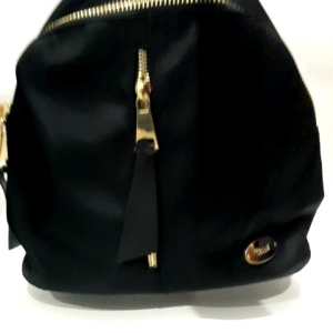 Ransel wanita hitam import murah/ Tas ransel wanita hitam restleting/ Ransel banyak ruang