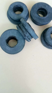 Karet Dudukan Bantalan Radiator Bagian Atas/Bawah Honda Jazz Brio Mobilio HRV CRV CIVIC BRV Harga 1