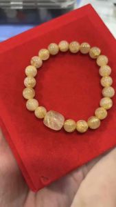 Vòng tay chuỗi hạt lu thống đá thạch anh tóc vàng 8li may mắn tài lộc đầu xuôi đuôi lọt