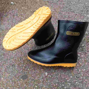 รองเท้าบูทข้อสั้นของผู้หญิง สุง 8 นิ้ว ยี้ห้อ โฮยาม่า เรดี้ ใส่สบาย ไม่หนัก เบาสบาย