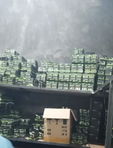 LUMINOS LAMPU SOROT Q2 MINI SHOOTING LIGHT LASER BISA 2 WARNA WHITE YELLOW untuk