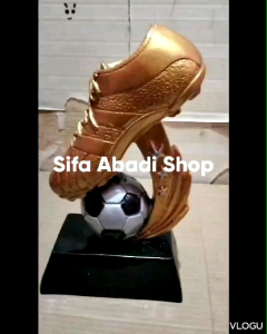 Piala / Trophy Sepatu Emas Dengan Bola Unik Aesthetic Murah
