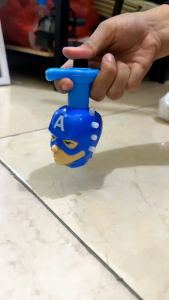 COD Mainan Gangsing Flashing / Gangsing Putar Lampu LED Karakter Kartun Superhero / Flashing Top