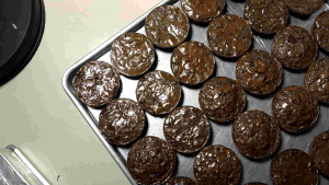 (Beli 10 bungkus Gratis 1 Soft Cookies) Brownies Panggang Fudgy mini untuk harga satuan Kue Cookies Coklat Multipack - Lazada