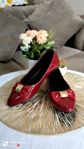 Flat Shoes Wanita Terbaru & Elegan