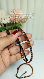 Gelang Kepang Enam / Gelang Tali / Gelang Serut / Gelang Benang /  Gelang Tridatu / Souvenir / Kado Hadiah