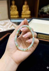 Vòng tay chuỗi hạt điếu bánh xe bình an may mắn hạnh phúc 6/8li xanh trong thời trang