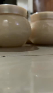 MILK & HONEY  Hand body