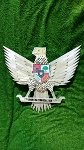 PRAKARYA KERAJINAN TANGAN LAMBANG GARUDA